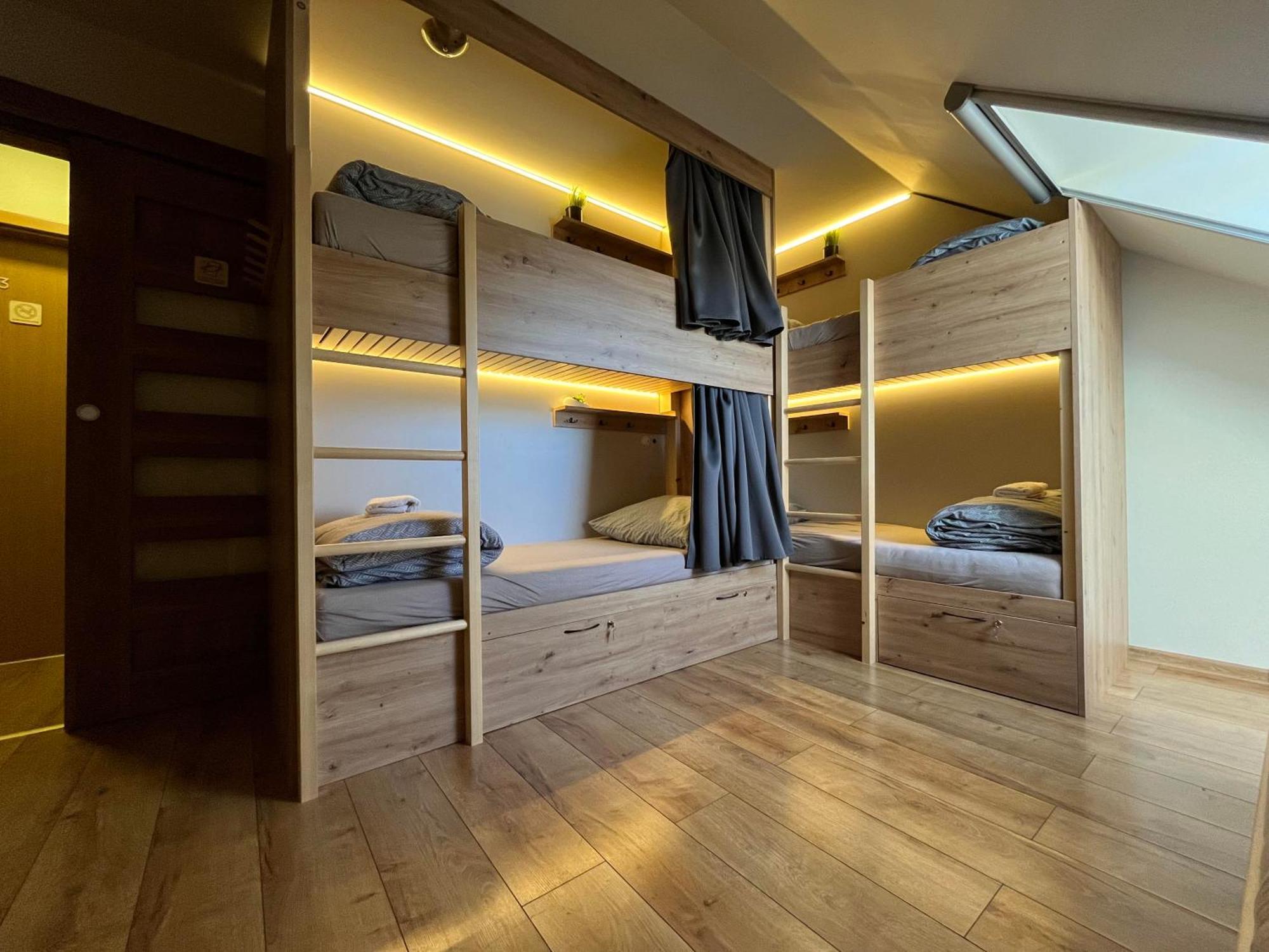 Sherpa'S Hostel High Tatras Štrbské Pleso エクステリア 写真