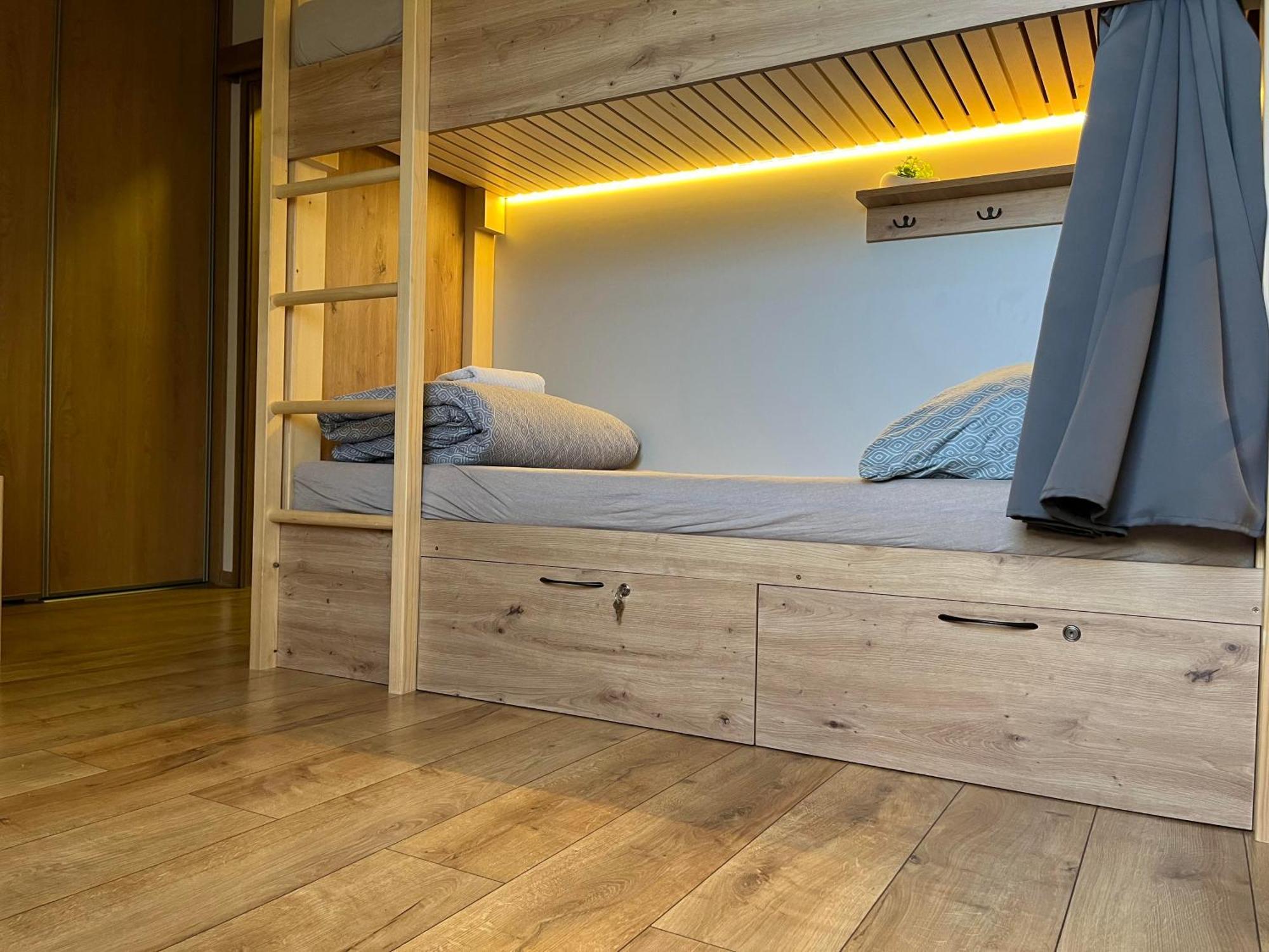 Sherpa'S Hostel High Tatras Štrbské Pleso エクステリア 写真